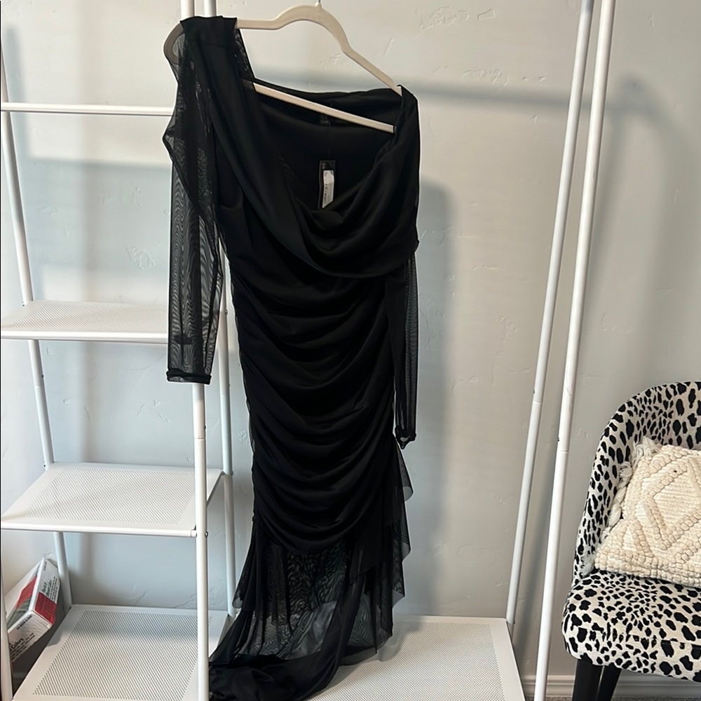 Brand New: Boohoo Plus Black Ruched One Shoulder Gown